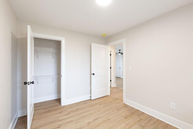 Photo - 396 Linden Ave NE