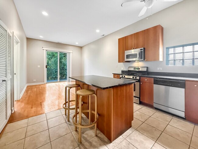 Photo - 14 S Leavitt St Unit 3E