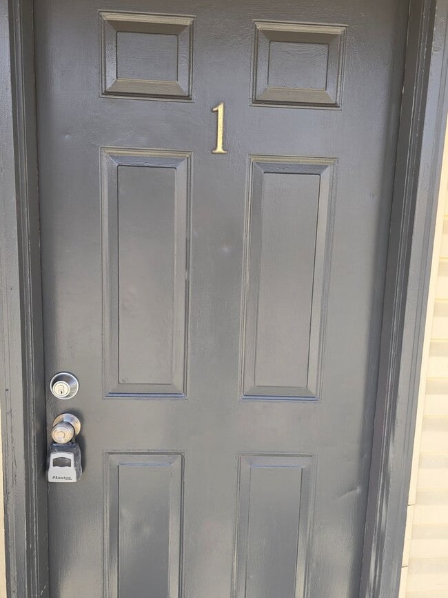 Photo - 2 Bedroom , 1 Bathroom Apartment! Unidad 33 Osage Ridge Rd #1