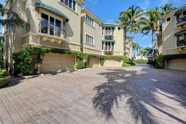 Building Photo - 921 Osceola Dr Rental
