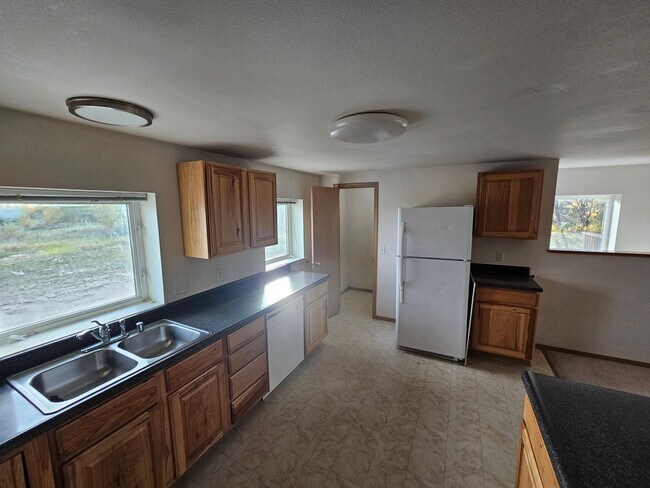 Photo - 1050 Deere St Unit 1050 Apartment