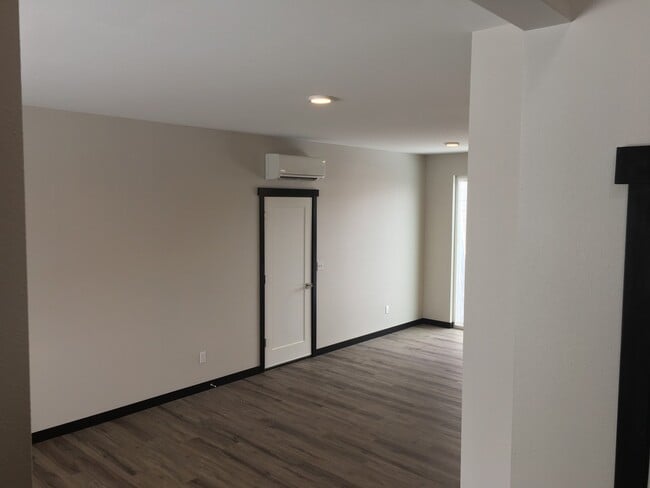 Photo - 2303 Landon Ln