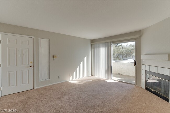 Photo - 5150 Mandalay Springs Dr Unidad 203