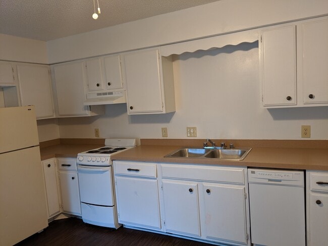 Photo - Chestnut Apartments