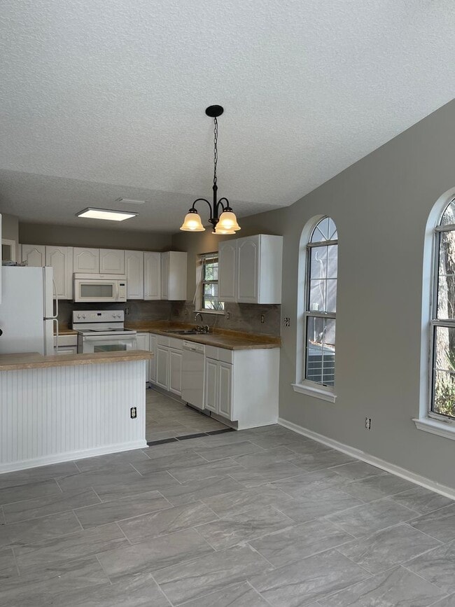 Building Photo - 265 Windridge Dr Rental