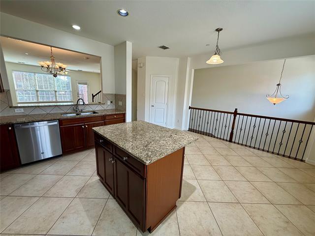 Photo - 7818 Liverpool Ln