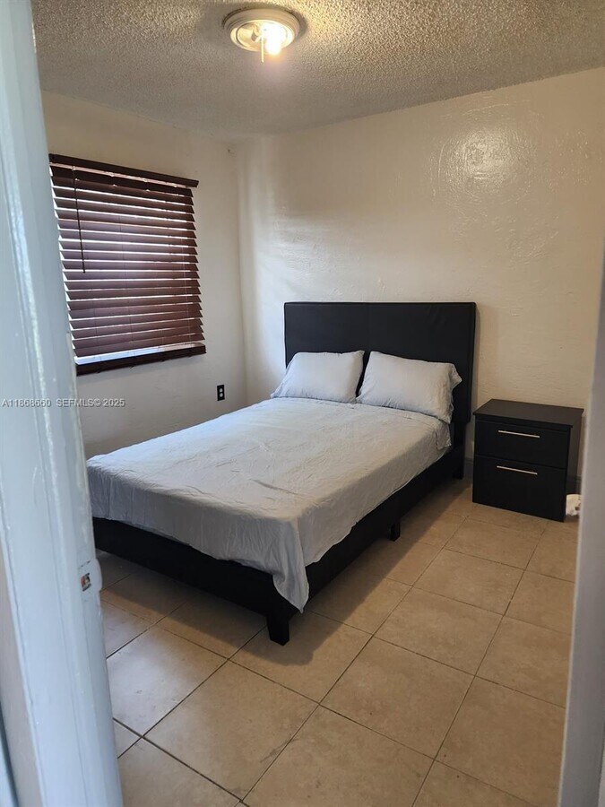 Photo - 715 NW 7th Ave Unit 1-5