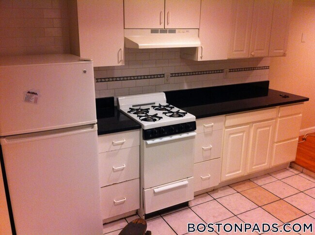 Photo - 171 Hemenway St Unit B2