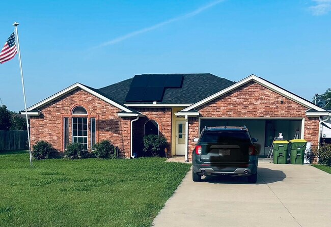 Front - 169 Thousand Oaks Dr House