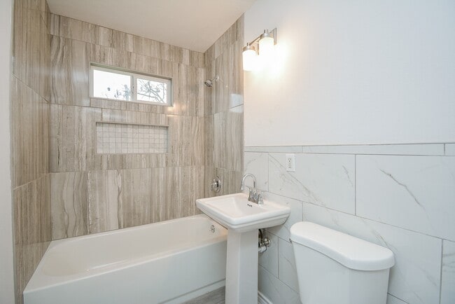 Building Photo - 6422 Sherwood Dr