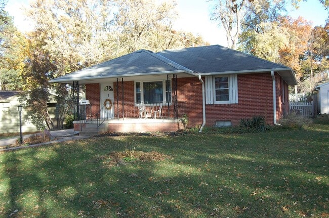 Photo - 3bd brick ranch in south-central Lincoln!