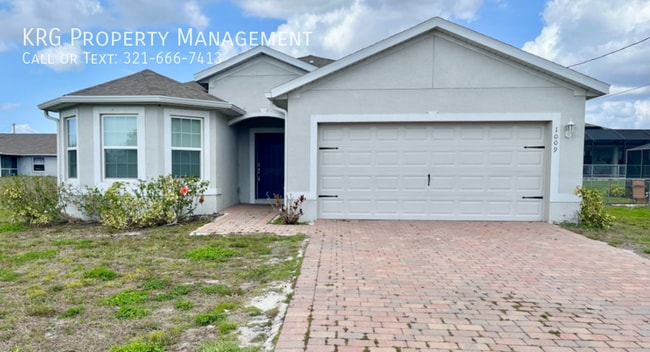 Building Photo - 1009 NE 11th St