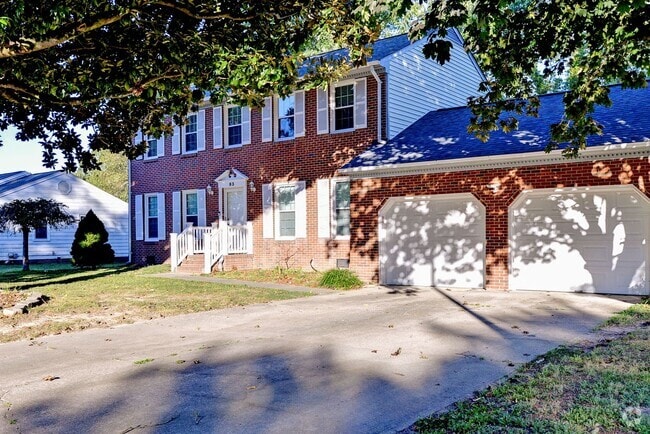 Building Photo - Updated, Spacious, Large Backyard in Newpo... Rental