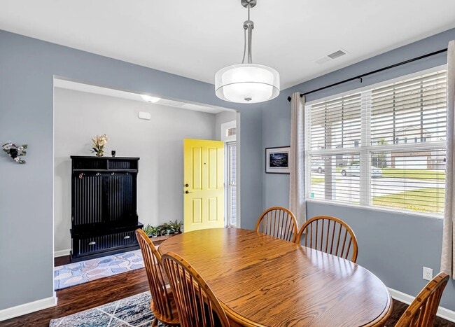 Photo - 756 Prominence Rd