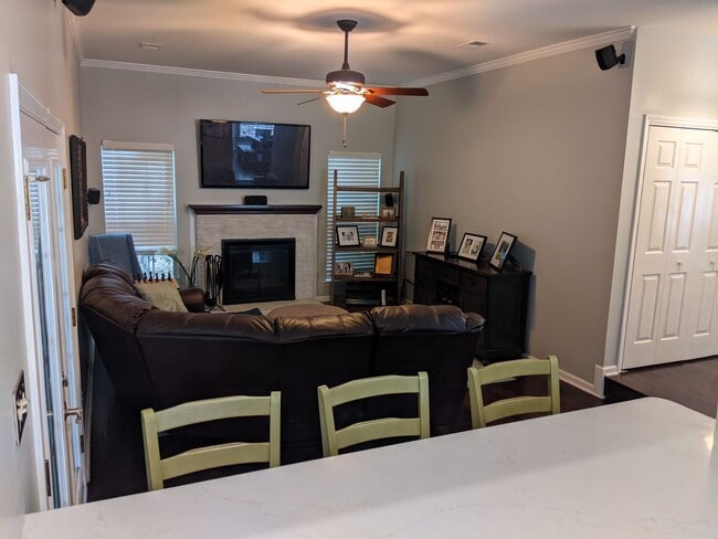 Photo - 3 bed 2.5 bath, Walk to Blakeney