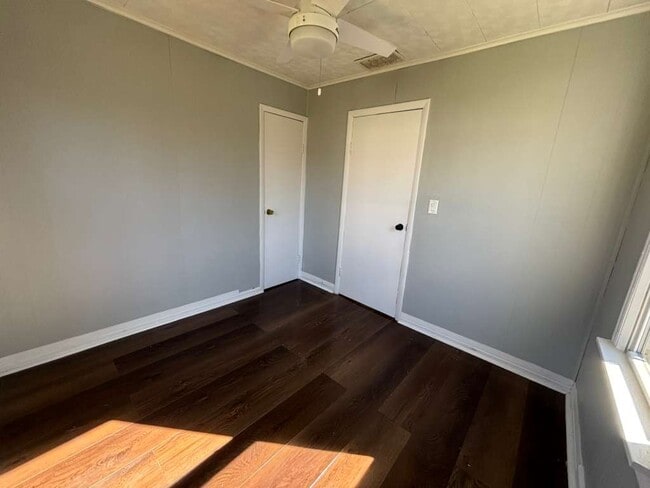 Photo - 112 Applegate St