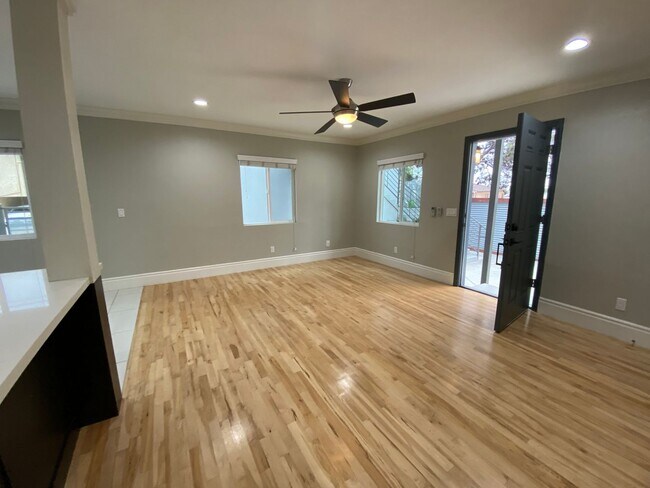 Photo - AC! In Unit Washer & Dryer! Reserved Onsite Parking! Downstairs Home! Unit 4523 Wilson Avenue