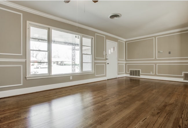 Photo - 2714 Oates Dr