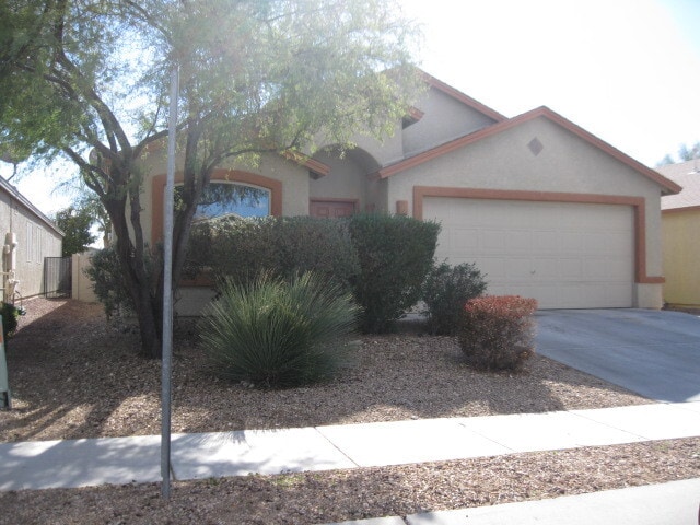 4 BEDEEM 2 BATH HOME IN RITA RANCH AVAILAB... - 4 BEDEEM 2 BATH HOME IN RITA RANCH AVAILAB...