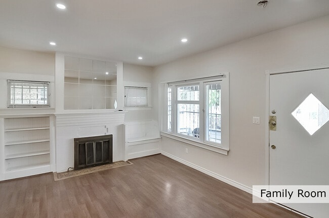 Family Room - 1234 W 37th Dr Unit 0