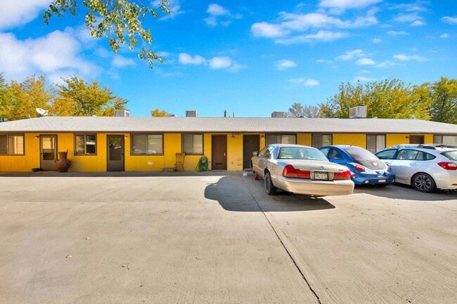 Photo - 3290 1/2 Lombardy Lane Unidad C