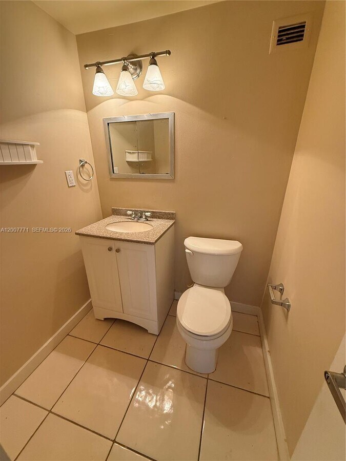 Photo - 5313 Collins Ave Unit 906