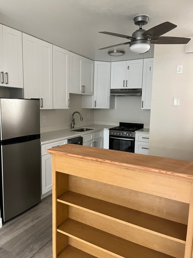 Virginia Mae Apartment