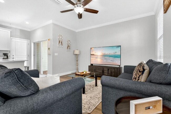 Photo - 50 W Esther St