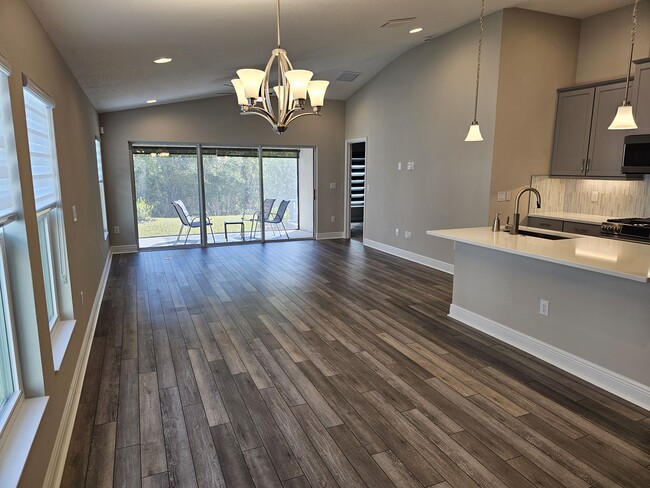 Photo - 12484 Oak Hill Way