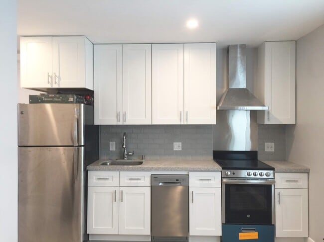 Building Photo - 841 Seale Ave