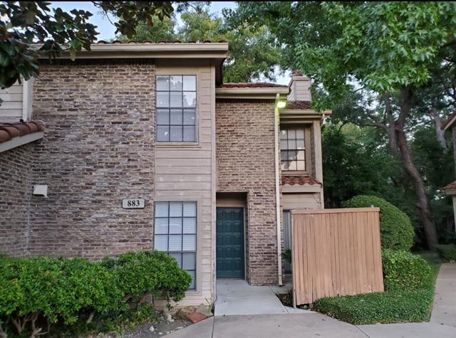 Photo - 883 Waterfall Way