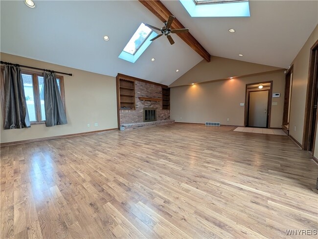 Photo - 270 Selkirk Dr