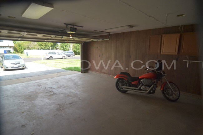 Photo - 321 Boyson Rd NE