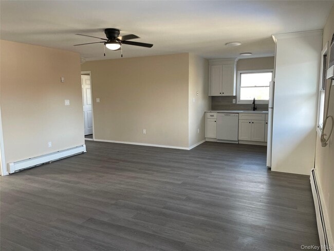 Building Photo - 7 Locust Ave Unit 1