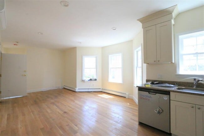 Photo - 220 Massachusetts Ave Unit 4