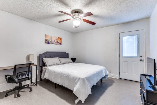 Photo - 6761 Trail Lake Dr