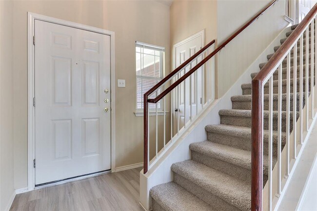Photo - 15301 Ora Ln