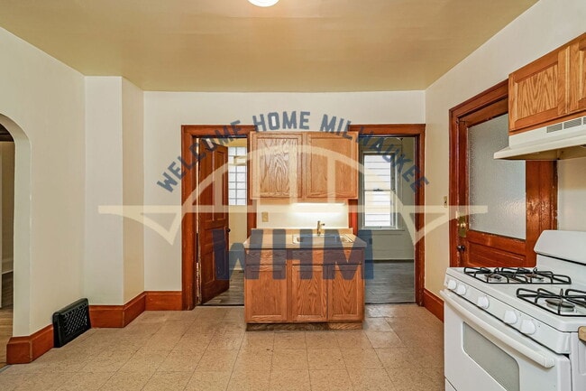 Photo - 2934 N Bremen St