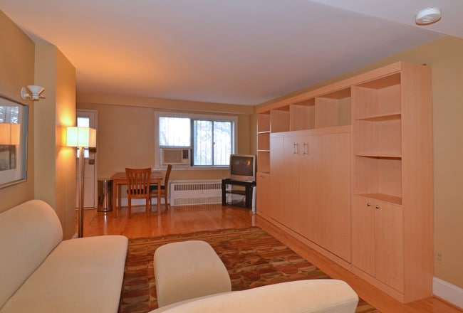 Studio Apartments For Rent In Georgetown Washington Dc Forrent Photo 1577 N Colonial Terrace Unit 106