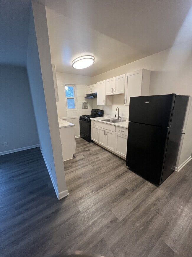 Photo - Charming 1 Bedroom Apartment in Woodbridge... Unit Apartment 302