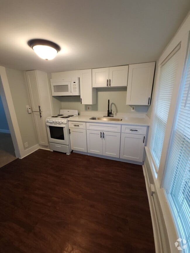 Building Photo - 200 N Fourth St Unit Lamb's Right Living llc. Rental