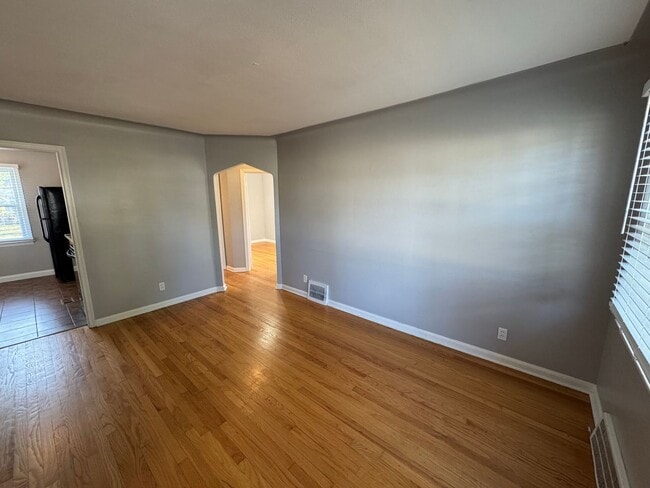 Photo - 3 bed 2 bath Berkley bungalow with garage ...