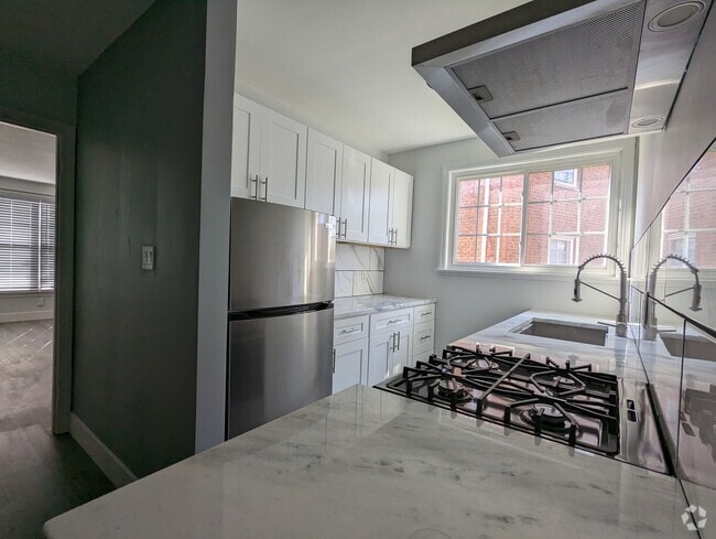 Building Photo - 4009 Washington Blvd Unit 1 Rental