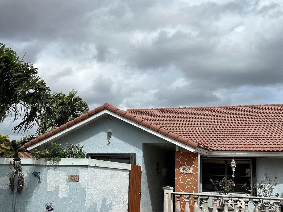 Photo - 4527 SW 143rd Pl