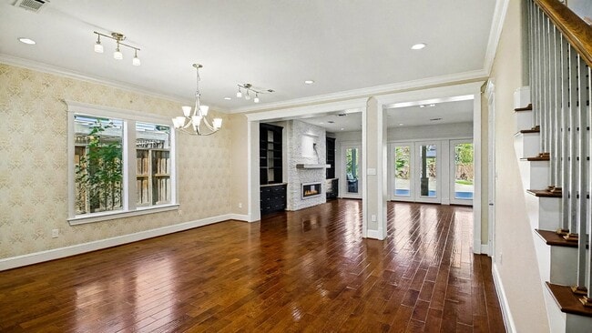 Photo - 726 W 30th St