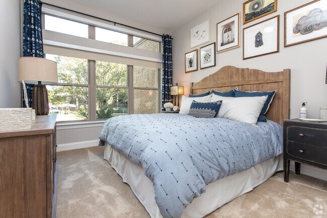 2BR, 2BA - 1122SF