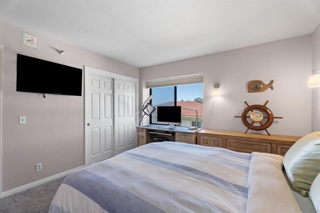 Photo - 230 W Laurel St