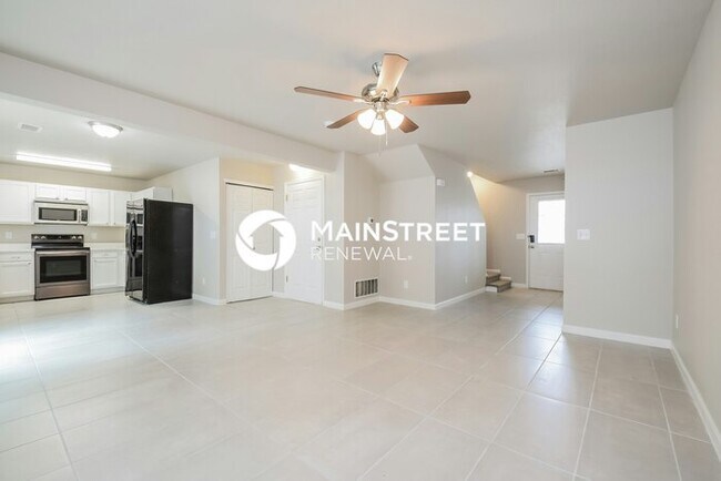 Photo - 4 Bedroom Pet-Friendly Home in Denver, CO with Main Street Renewal