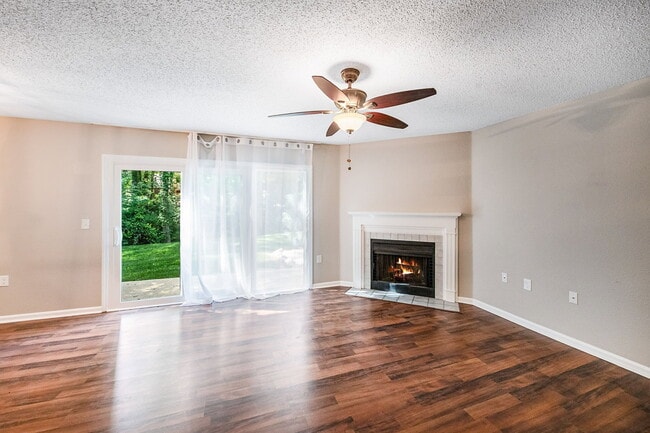 Photo - 7811 Falcon Rest Cir Unidad 1