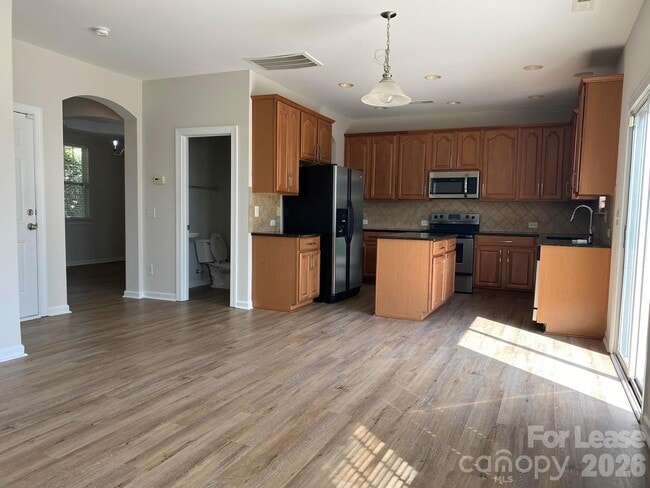 10420 Alvarado Way
